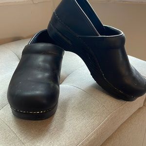 Dansko Womens size 39
